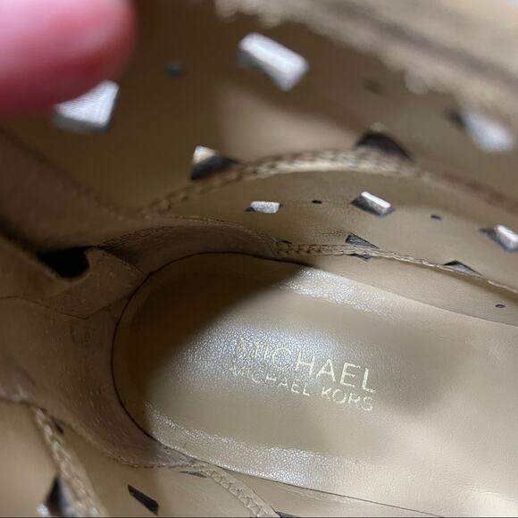 MICHAEL Michael Kors Uma Flat Suede Laser Cutout Ankle Booties Desert Tan 6.5M - Picture 6 of 8